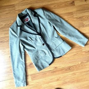 Women’s Size 4 Merona Gray Blazer with Navy Trim‎